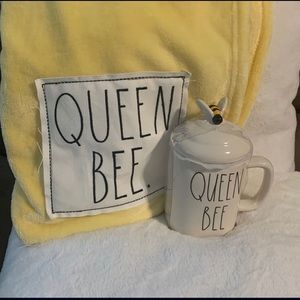 Rae Dunn Queen Bee blanket and Bee mug with topper
